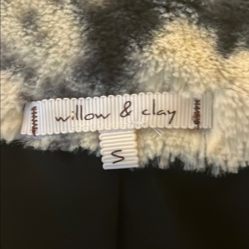 Willow & Clay Black and White Faux Fur Teddy Jacket - Picture 2 of 3
